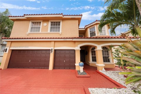 House in Pembroke Pines, Florida 6 bedrooms, 336.49 sq.m. № 1923450 - photo 16
