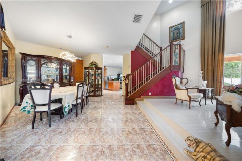 House in Pembroke Pines, Florida 6 bedrooms, 336.49 sq.m. № 1923450 - photo 20