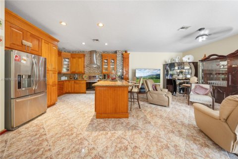 House in Pembroke Pines, Florida 6 bedrooms, 336.49 sq.m. № 1923450 - photo 25