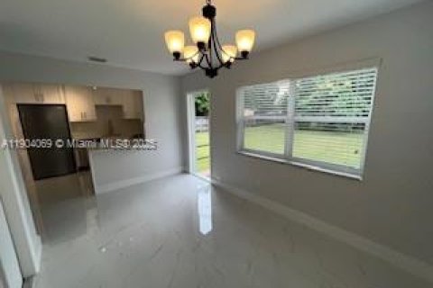 Снять в аренду виллу или дом в Вирджиния-Гарденс, Флорида 3 спальни, 96.53м2, № 1955326 - фото 8