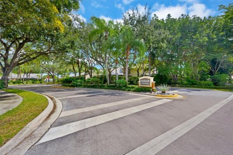 Townhouse in Plantation, Florida 3 bedrooms, 169.55 sq.m. № 1926509