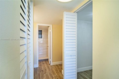 Copropriété à vendre à Pembroke Pines, Floride: 1 chambre, 71.81 m2 № 2066259 - photo 14