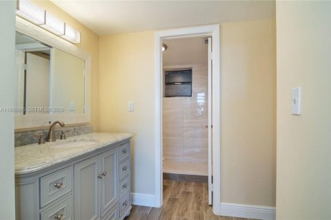 Copropriété à vendre à Pembroke Pines, Floride: 1 chambre, 71.81 m2 № 2066259 - photo 18
