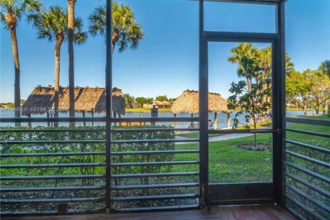 Copropriété à vendre à Pembroke Pines, Floride: 1 chambre, 71.81 m2 № 2066259 - photo 24