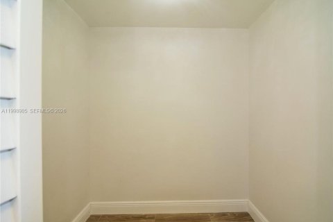 Copropriété à vendre à Pembroke Pines, Floride: 1 chambre, 71.81 m2 № 2066259 - photo 21