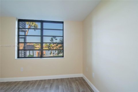 Copropriété à vendre à Pembroke Pines, Floride: 1 chambre, 71.81 m2 № 2066259 - photo 17