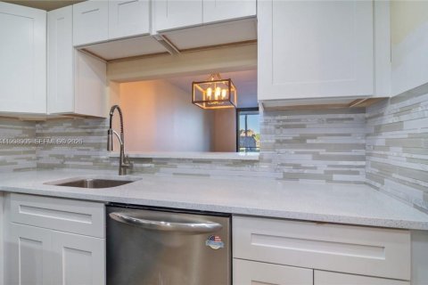 Copropriété à vendre à Pembroke Pines, Floride: 1 chambre, 71.81 m2 № 2066259 - photo 5