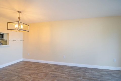 Copropriété à vendre à Pembroke Pines, Floride: 1 chambre, 71.81 m2 № 2066259 - photo 11