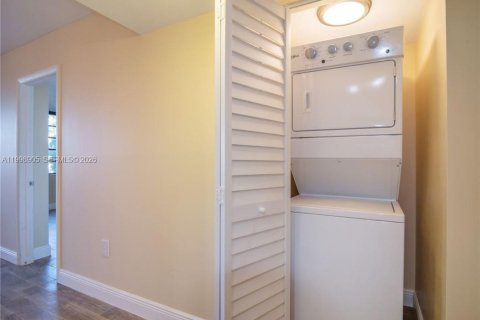 Copropriété à vendre à Pembroke Pines, Floride: 1 chambre, 71.81 m2 № 2066259 - photo 15