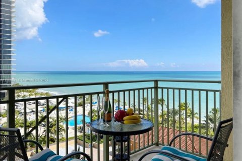 Condo à Hallandale Beach, Floride, 2 chambres  № 2077275