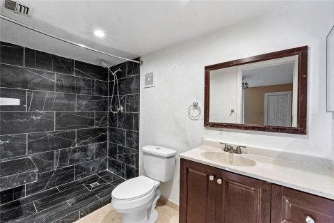 Condo in Lauderdale Lakes, Florida, 2 bedrooms  № 2082565 - photo 8