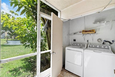 Condo in Lauderdale Lakes, Florida, 2 bedrooms  № 2082565 - photo 14
