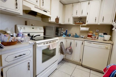 Condo in Miami Beach, Florida, 1 bedroom  № 1967876 - photo 8