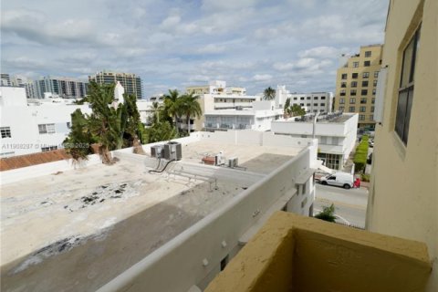 Condo in Miami Beach, Florida, 1 bedroom  № 1967876 - photo 4