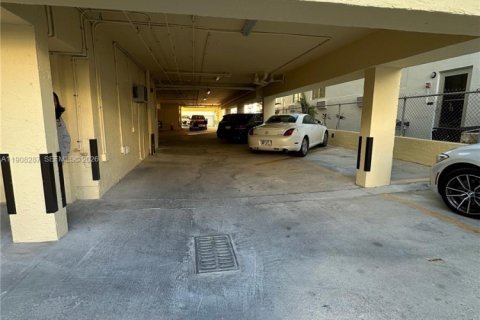 Copropriété à vendre à Miami Beach, Floride: 1 chambre, 69.68 m2 № 1967876 - photo 15