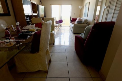 Condo in Miami Beach, Florida, 1 bedroom  № 1967876 - photo 6