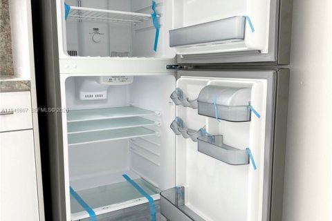 Снять в аренду коммерческую недвижимость в Холливуд, Флорида № 2004666 - фото 8