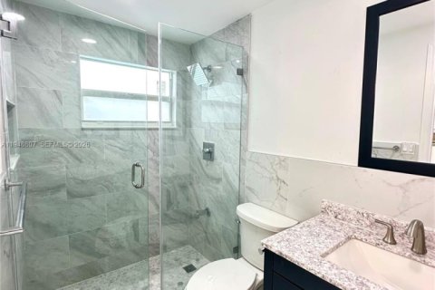 Снять в аренду коммерческую недвижимость в Холливуд, Флорида № 2004666 - фото 2