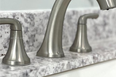 Снять в аренду коммерческую недвижимость в Холливуд, Флорида № 2004666 - фото 11