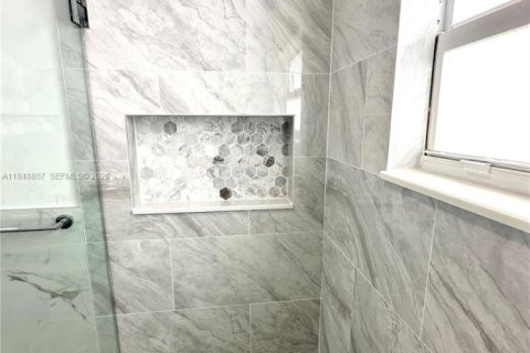 Снять в аренду коммерческую недвижимость в Холливуд, Флорида № 2004666 - фото 6