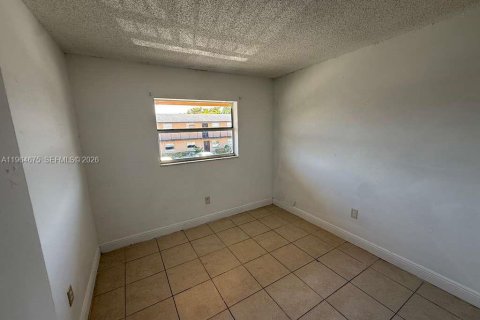 Condominio en alquiler en Hialeah, Florida, 3 dormitorios № 2026049 - foto 5