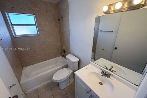 Condominio en alquiler en Hialeah, Florida, 3 dormitorios № 2026049 - foto 7