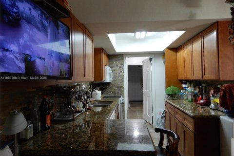 Купить виллу или дом в Катлер-Бей, Флорида 3 спальни, 144.46м2, № 1860547 - фото 6