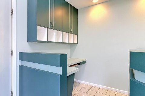 Immobilier commercial à louer à New Smyrna Beach, Floride: 98.85 m2 № 2412724 - photo 18