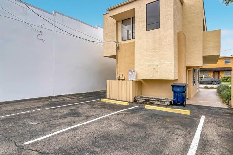 Immobilier commercial à louer à New Smyrna Beach, Floride: 98.85 m2 № 2412724 - photo 24