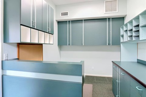 Immobilier commercial à louer à New Smyrna Beach, Floride: 98.85 m2 № 2412724 - photo 11