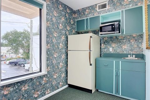 Immobilier commercial à louer à New Smyrna Beach, Floride: 98.85 m2 № 2412724 - photo 14