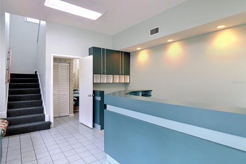 Immobilier commercial à louer à New Smyrna Beach, Floride: 98.85 m2 № 2412724 - photo 9