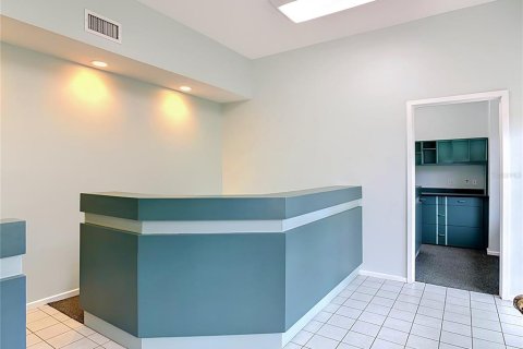 Immobilier commercial à louer à New Smyrna Beach, Floride: 98.85 m2 № 2412724 - photo 16