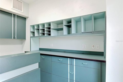 Immobilier commercial à louer à New Smyrna Beach, Floride: 98.85 m2 № 2412724 - photo 10