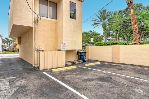 Immobilier commercial à louer à New Smyrna Beach, Floride: 98.85 m2 № 2412724 - photo 23