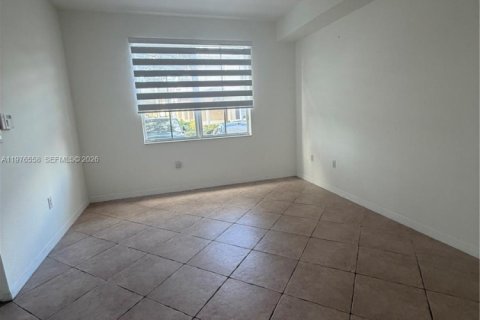 Condominio en alquiler en Miami, Florida, 3 dormitorios, 147.44 m2 № 2079290 - foto 3