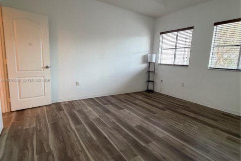 Condominio en alquiler en Miami, Florida, 3 dormitorios, 147.44 m2 № 2079290 - foto 12