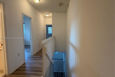 Condominio en alquiler en Miami, Florida, 3 dormitorios, 147.44 m2 № 2079290 - foto 15