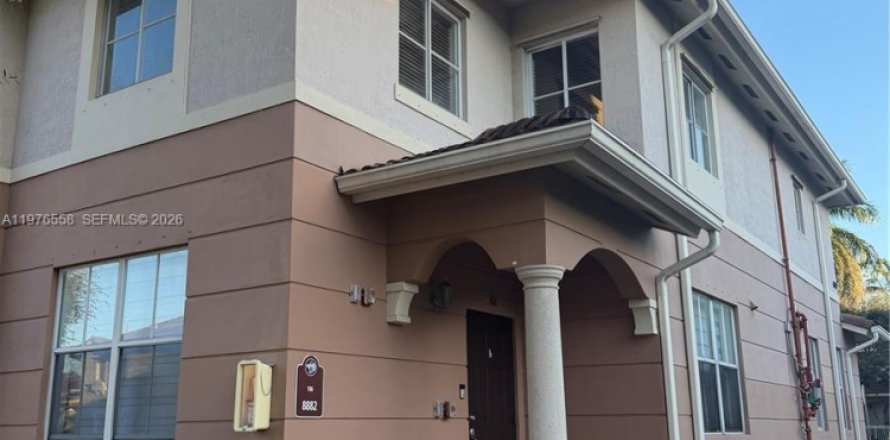 Condominio en Miami, Florida, 3 dormitorios  № 2079290