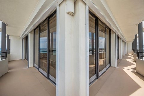 Condo in Daytona Beach, Florida, 2 bedrooms  № 1835104 - photo 25