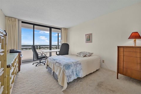 Condo in Daytona Beach, Florida, 2 bedrooms  № 1835104 - photo 30