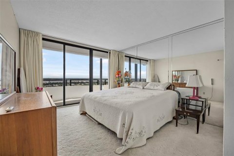 Condo in Daytona Beach, Florida, 2 bedrooms  № 1835104 - photo 10