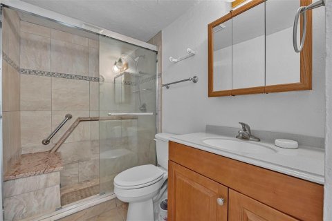 Condo in Daytona Beach, Florida, 2 bedrooms  № 1835104 - photo 9