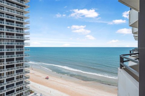 Condo in Daytona Beach, Florida, 2 bedrooms  № 1835104 - photo 24