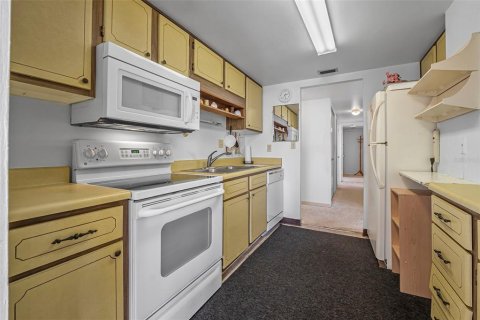 Condo in Daytona Beach, Florida, 2 bedrooms  № 1835104 - photo 22