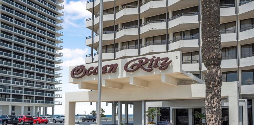 Condo in Daytona Beach, Florida, 2 bedrooms № 1835104