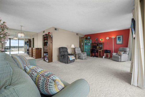 Condo in Daytona Beach, Florida, 2 bedrooms  № 1835104 - photo 19