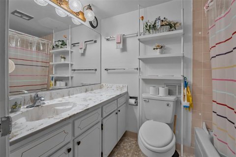 Condo in Daytona Beach, Florida, 2 bedrooms  № 1835104 - photo 15