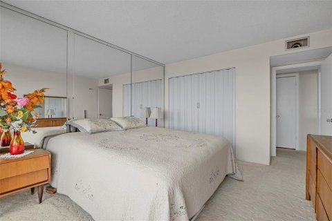 Condo in Daytona Beach, Florida, 2 bedrooms  № 1835104 - photo 11