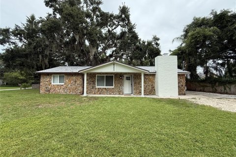 House in New Port Richey, Florida 3 bedrooms, 111.48 sq.m. № 2220714 - photo 2